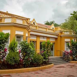 Roambay Hostal